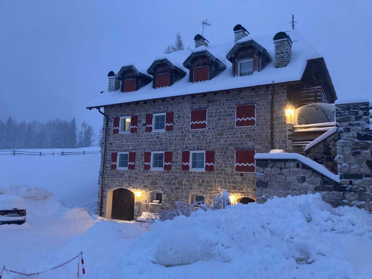 Renoviertes Apartment Mit Terrasse An Der Piste Mit Kostenlosen Wifi Carezza al Lago Eksteriør billede
