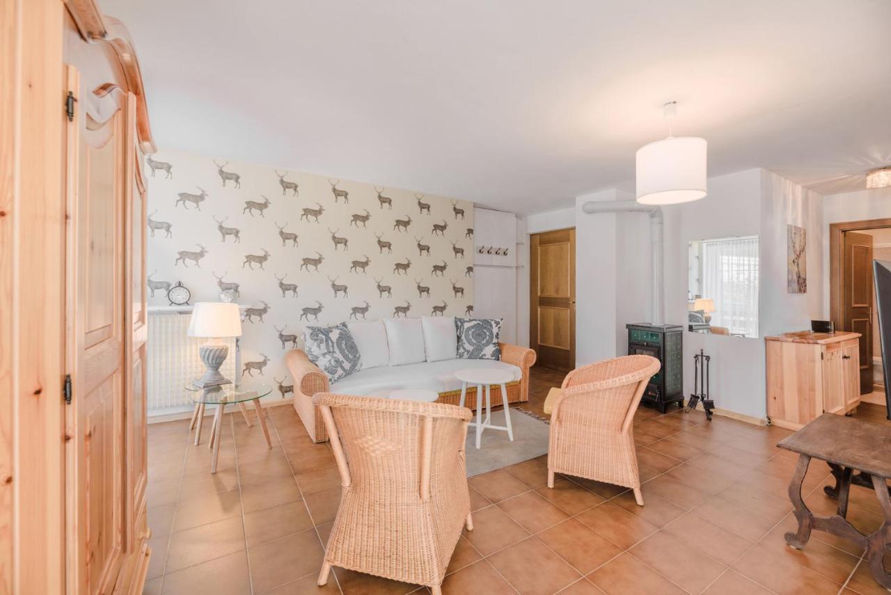 Renoviertes Apartment Mit Terrasse An Der Piste Mit Kostenlosen Wifi Carezza al Lago Eksteriør billede