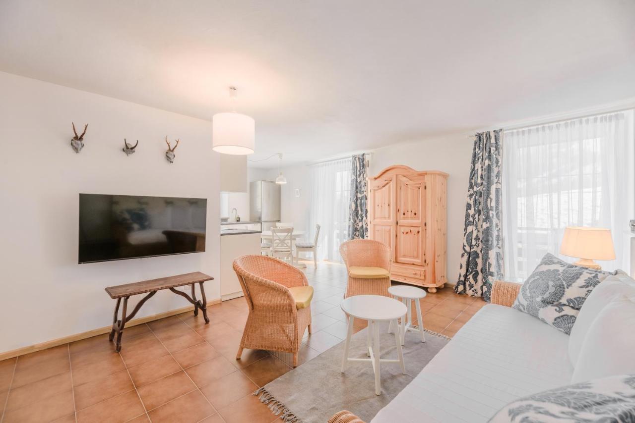 Renoviertes Apartment Mit Terrasse An Der Piste Mit Kostenlosen Wifi Carezza al Lago Eksteriør billede